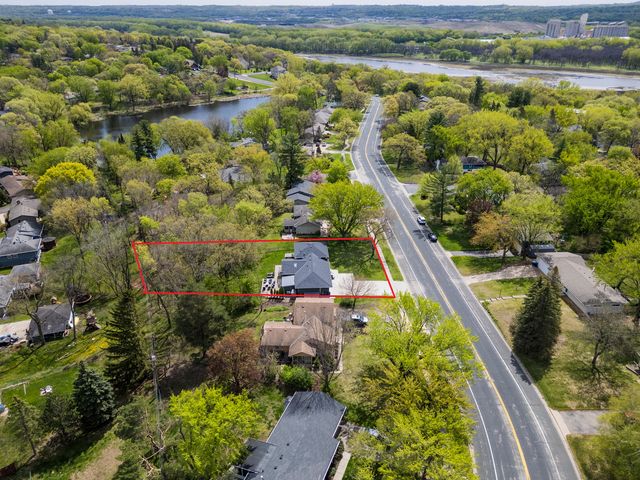 4916 Overlook Drive, Bloomington, MN 55437