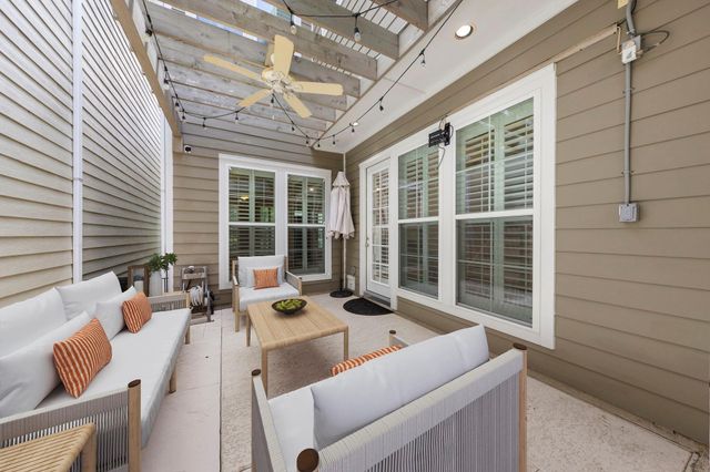19 E Breezy Way, The Woodlands, TX 77380