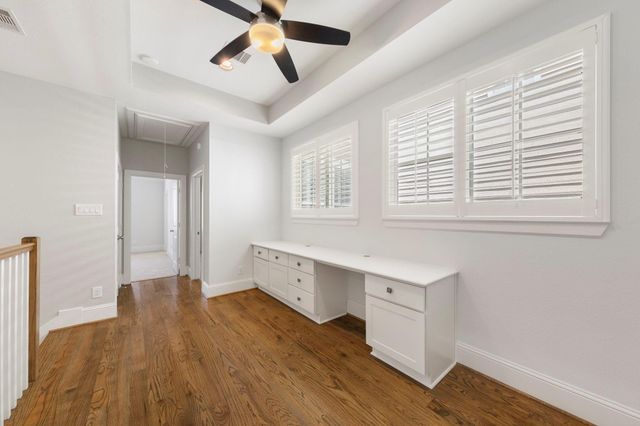 19 E Breezy Way, The Woodlands, TX 77380