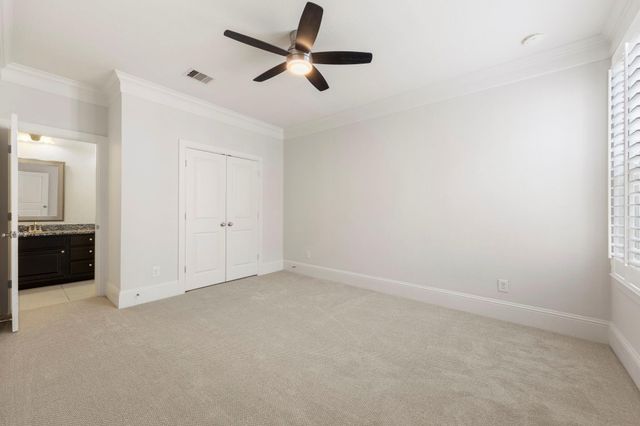 19 E Breezy Way, The Woodlands, TX 77380
