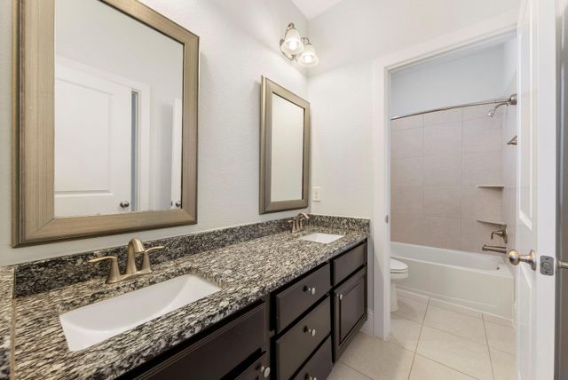 19 E Breezy Way, The Woodlands, TX 77380