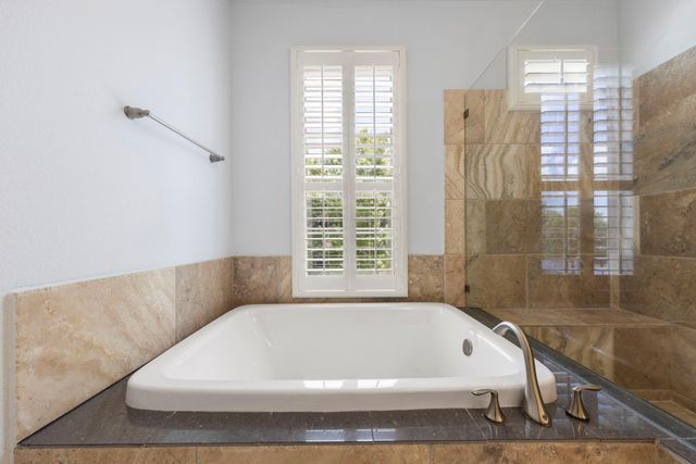 19 E Breezy Way, The Woodlands, TX 77380
