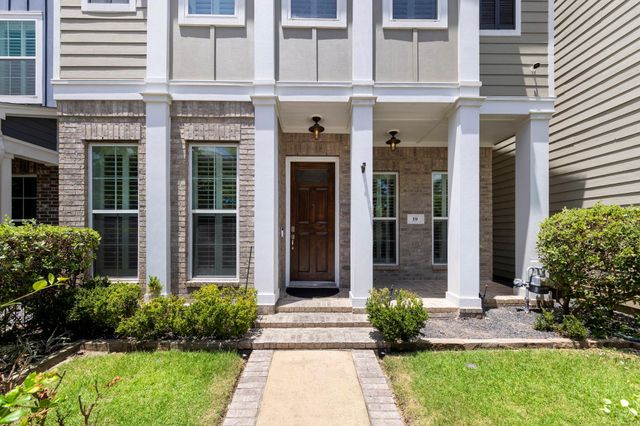 19 E Breezy Way, The Woodlands, TX 77380