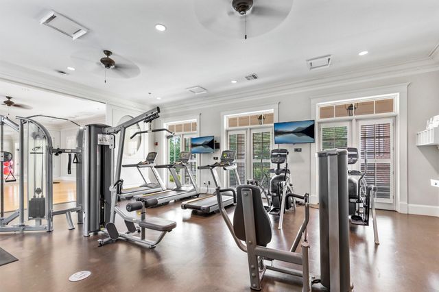 19 E Breezy Way, The Woodlands, TX 77380
