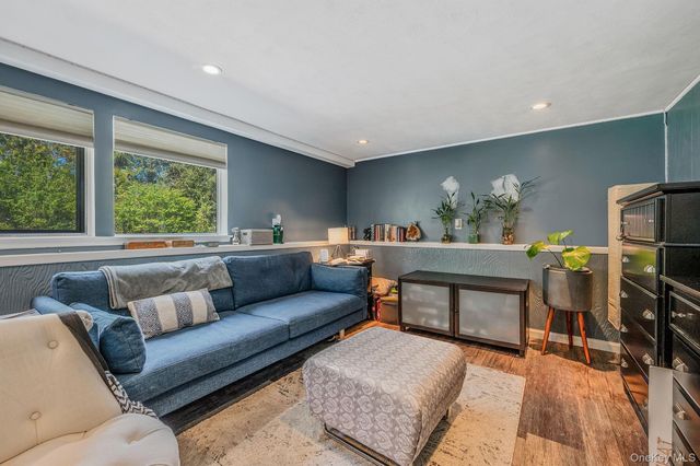 17 Gay Lore Drive, Huntington, NY 11743