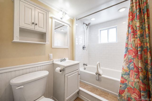 17 Gay Lore Drive, Huntington, NY 11743