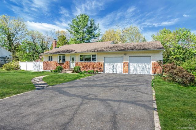 17 Gay Lore Drive, Huntington, NY 11743