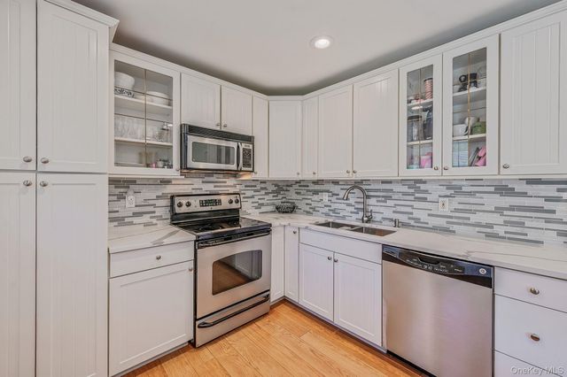 17 Gay Lore Drive, Huntington, NY 11743