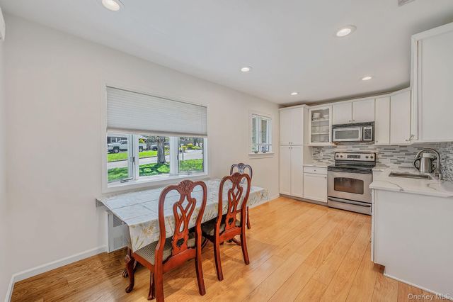 17 Gay Lore Drive, Huntington, NY 11743