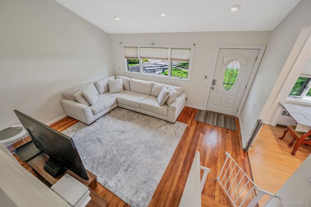 17 Gay Lore Drive, Huntington, NY 11743