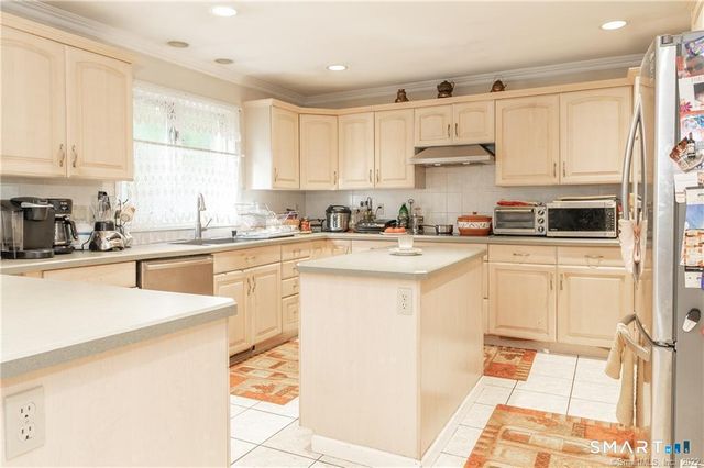59 Michael Lane, Naugatuck, CT 06770
