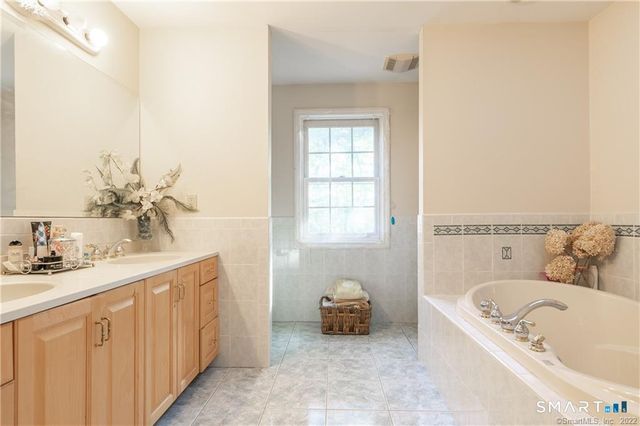59 Michael Lane, Naugatuck, CT 06770