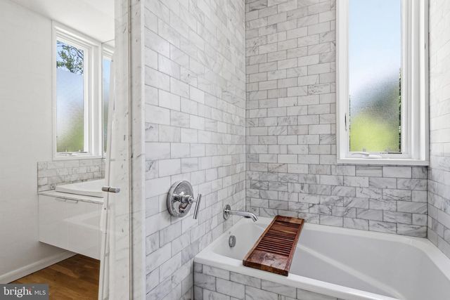 8207 MACARTHUR RD, Wyndmoor, PA 19038