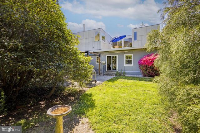 8207 MACARTHUR RD, Wyndmoor, PA 19038