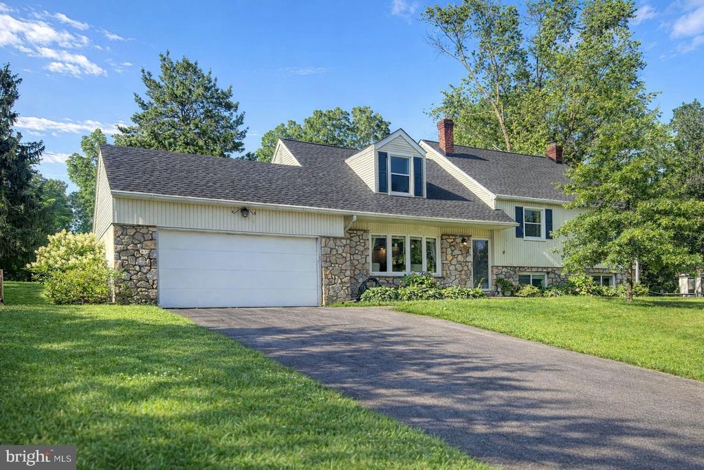 41 S SPRING LN, Phoenixville, PA 19460