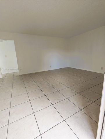 31 SE 2nd Ave 207, Hallandale Beach, FL 33009