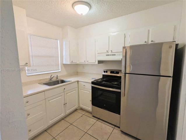 31 SE 2nd Ave 207, Hallandale Beach, FL 33009