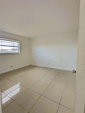 31 SE 2nd Ave 207, Hallandale Beach, FL 33009