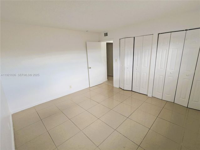 31 SE 2nd Ave 207, Hallandale Beach, FL 33009