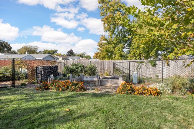 4433 Coventry Lane NE, Cedar Rapids, IA 52402