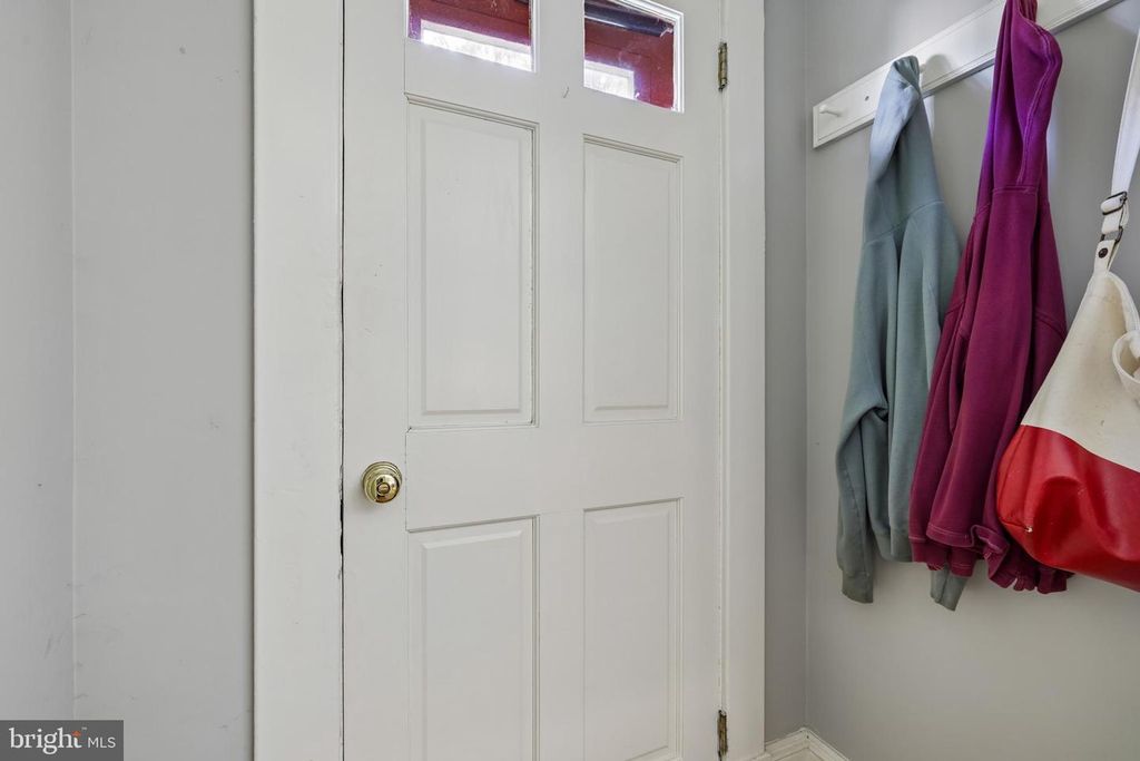 Image 11 of property listing at 4619 KESWICK RD, Baltimore, MD 21210