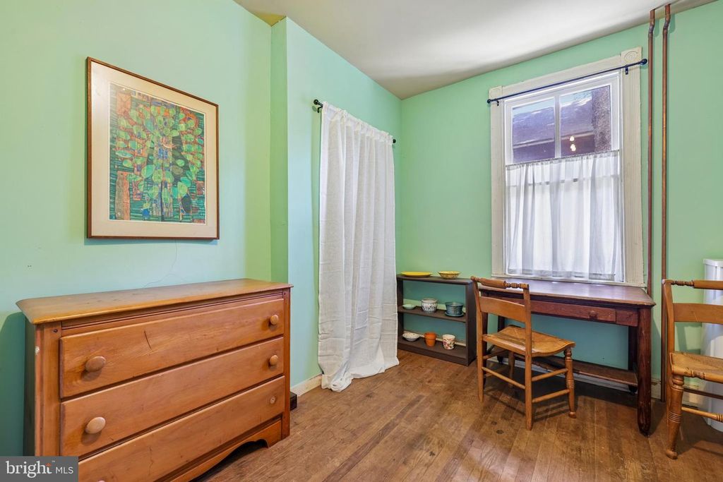 Image 29 of property listing at 4619 KESWICK RD, Baltimore, MD 21210