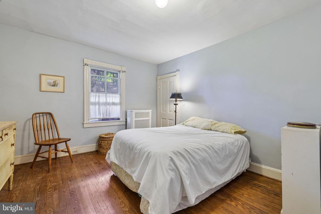 Image 34 of property listing at 4619 KESWICK RD, Baltimore, MD 21210
