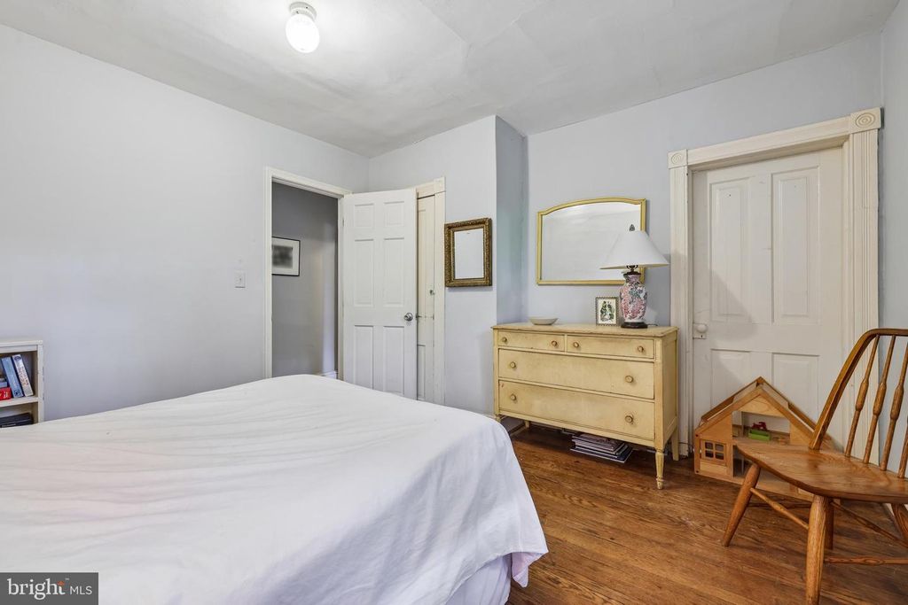 Image 35 of property listing at 4619 KESWICK RD, Baltimore, MD 21210