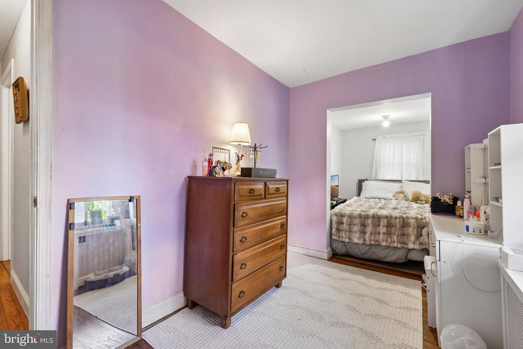 Image 37 of property listing at 4619 KESWICK RD, Baltimore, MD 21210