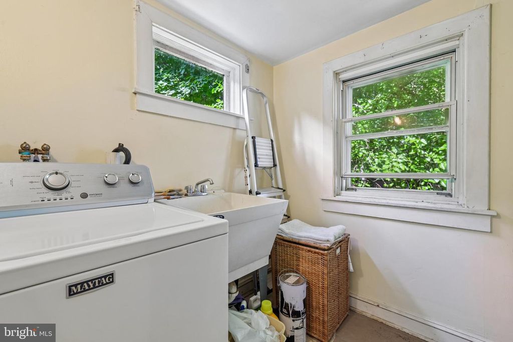Image 40 of property listing at 4619 KESWICK RD, Baltimore, MD 21210