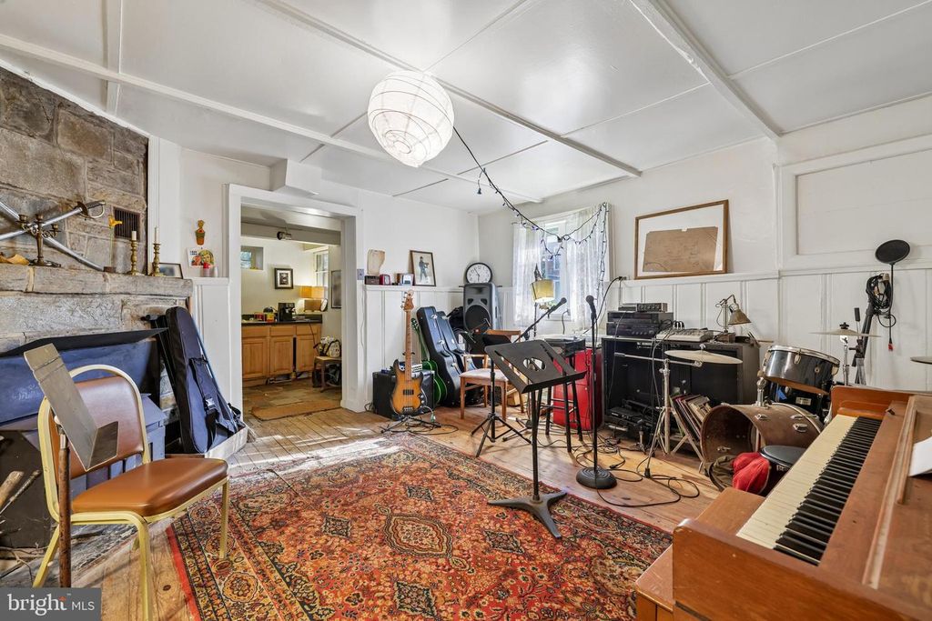 Image 46 of property listing at 4619 KESWICK RD, Baltimore, MD 21210