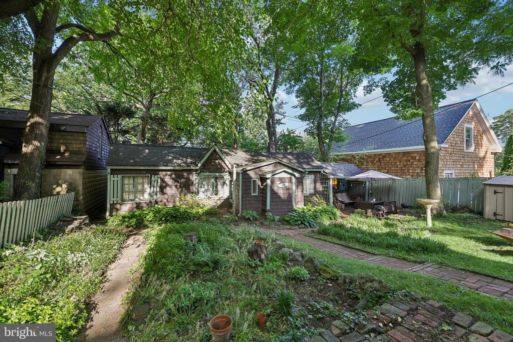 Image 54 of property listing at 4619 KESWICK RD, Baltimore, MD 21210