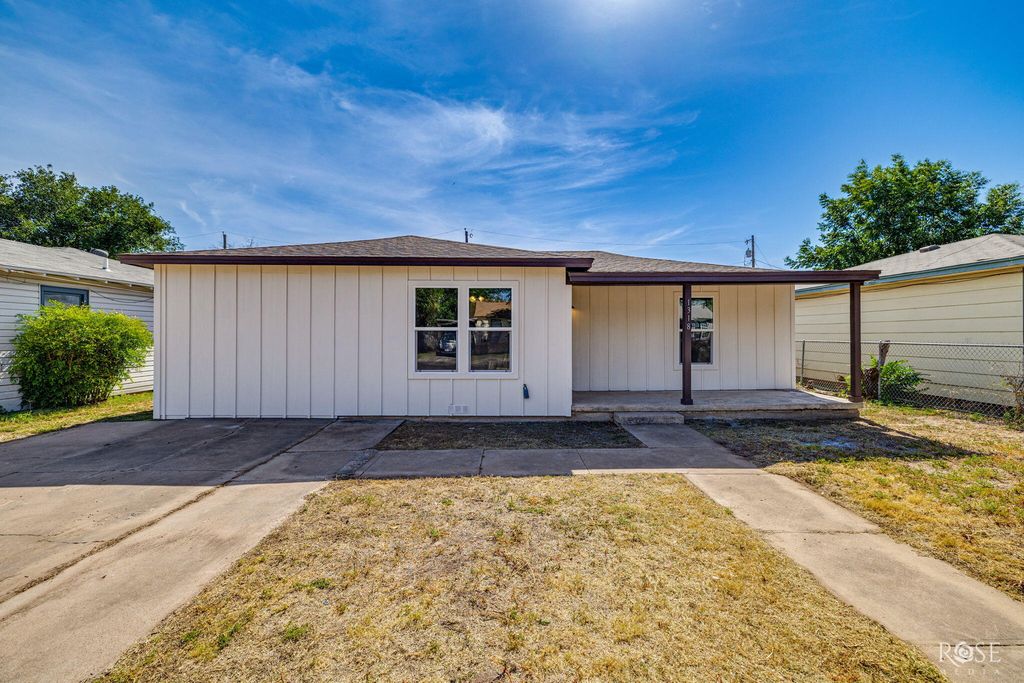 Image 2 of property listing at 1318 Luna Street, San Angelo, TX 76905