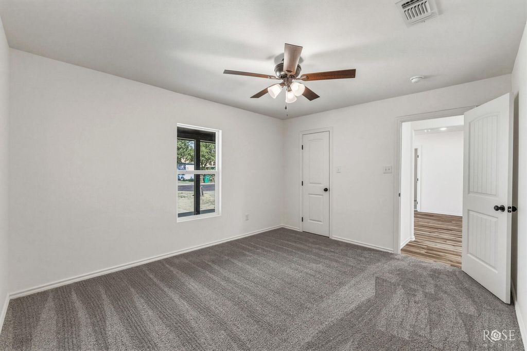 Image 8 of property listing at 1318 Luna Street, San Angelo, TX 76905