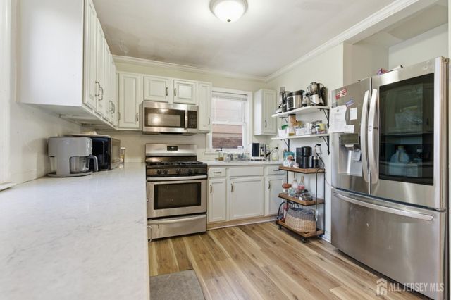 1490 Champlin Square, Teaneck, NJ 07666