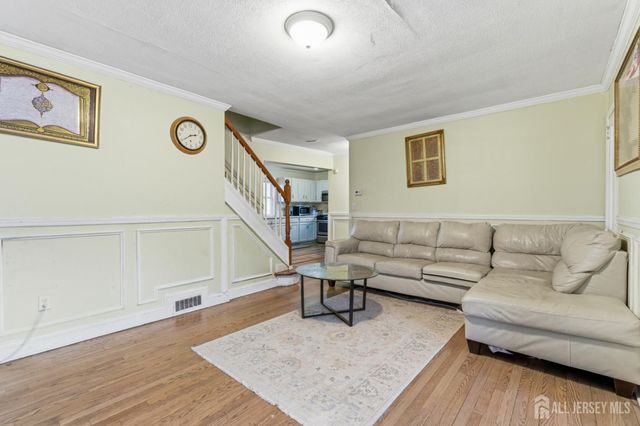 1490 Champlin Square, Teaneck, NJ 07666