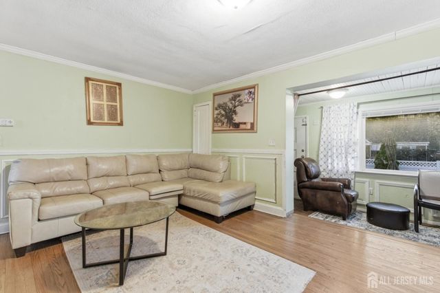 1490 Champlin Square, Teaneck, NJ 07666