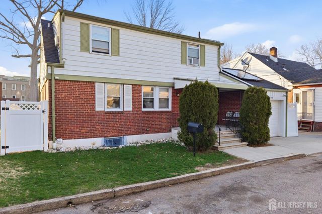 1490 Champlin Square, Teaneck, NJ 07666