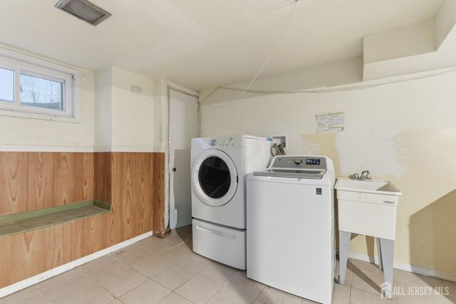 1490 Champlin Square, Teaneck, NJ 07666