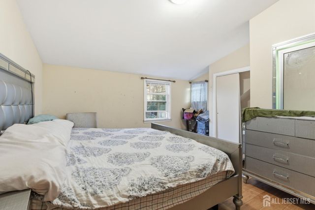 1490 Champlin Square, Teaneck, NJ 07666