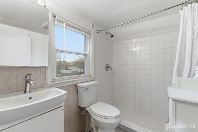 1490 Champlin Square, Teaneck, NJ 07666