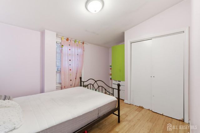 1490 Champlin Square, Teaneck, NJ 07666