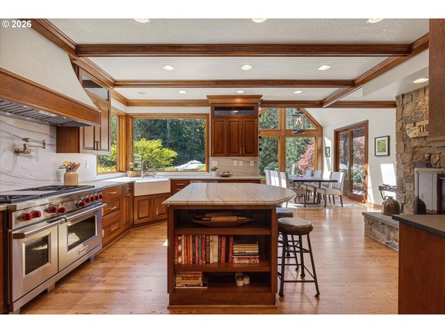 21469 WATERFORD Pl, West Linn, OR 97068