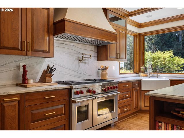 21469 WATERFORD Pl, West Linn, OR 97068