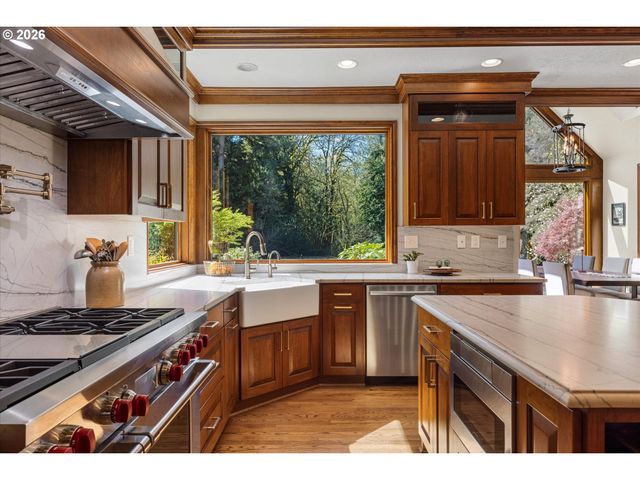 21469 WATERFORD Pl, West Linn, OR 97068