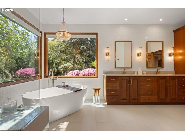 21469 WATERFORD Pl, West Linn, OR 97068