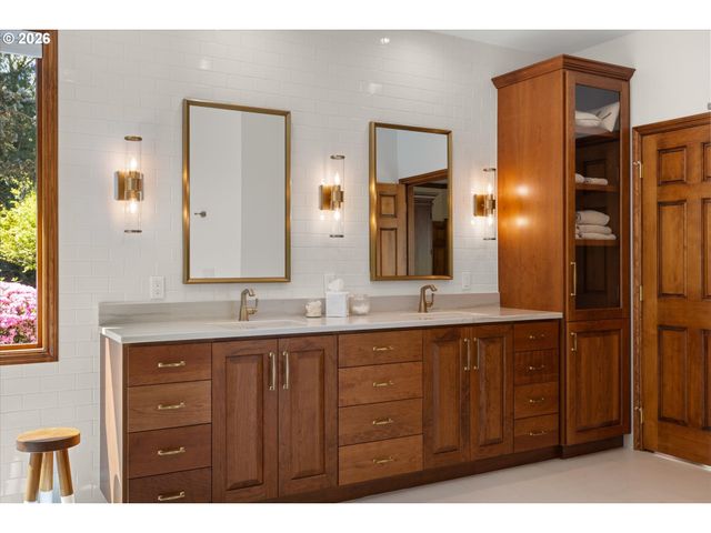 21469 WATERFORD Pl, West Linn, OR 97068