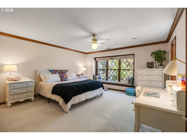 21469 WATERFORD Pl, West Linn, OR 97068
