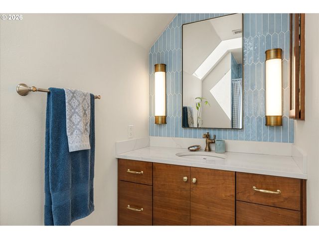 21469 WATERFORD Pl, West Linn, OR 97068