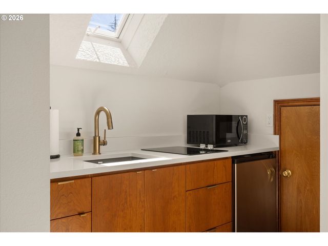 21469 WATERFORD Pl, West Linn, OR 97068